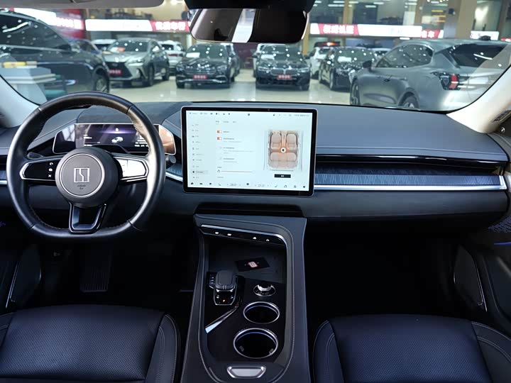 Фото 7 - Zeekr 001