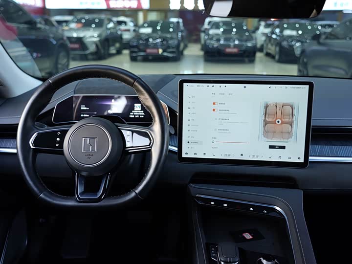 Фото 8 - Zeekr 001