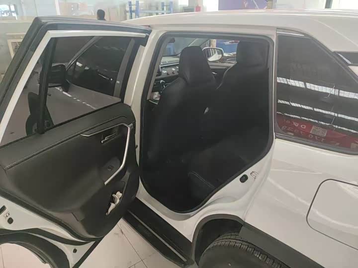 Фото 7 - Toyota Wildlander