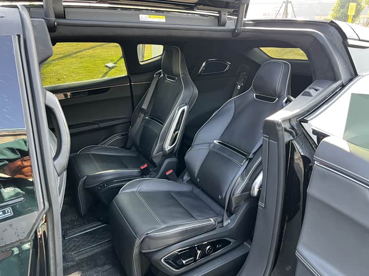 Фото 8 - HiPhi X