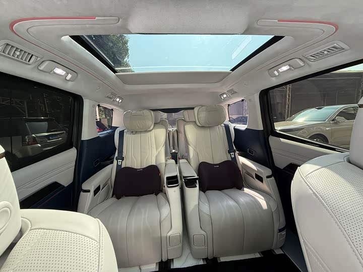 Фото 9 - Buick GL8 Century