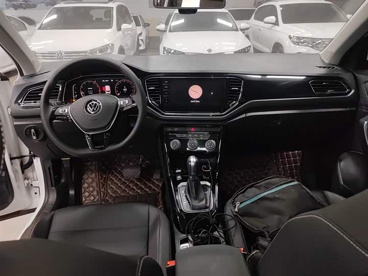 Фото 9 - Volkswagen T-Roc