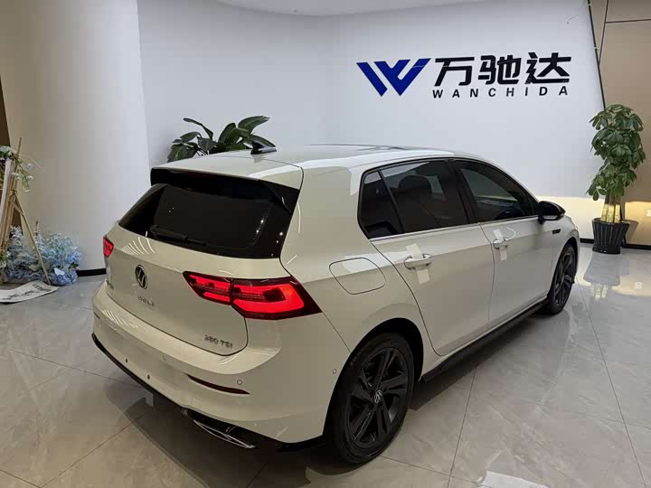 Фото 7 - Volkswagen Golf