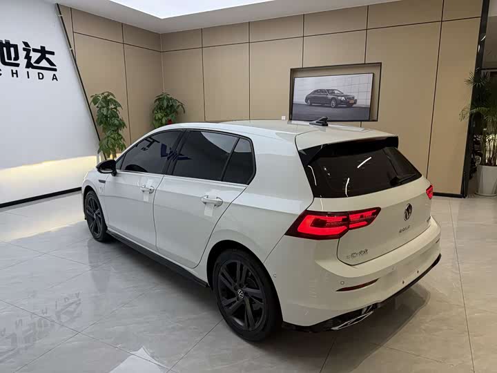 Фото 9 - Volkswagen Golf