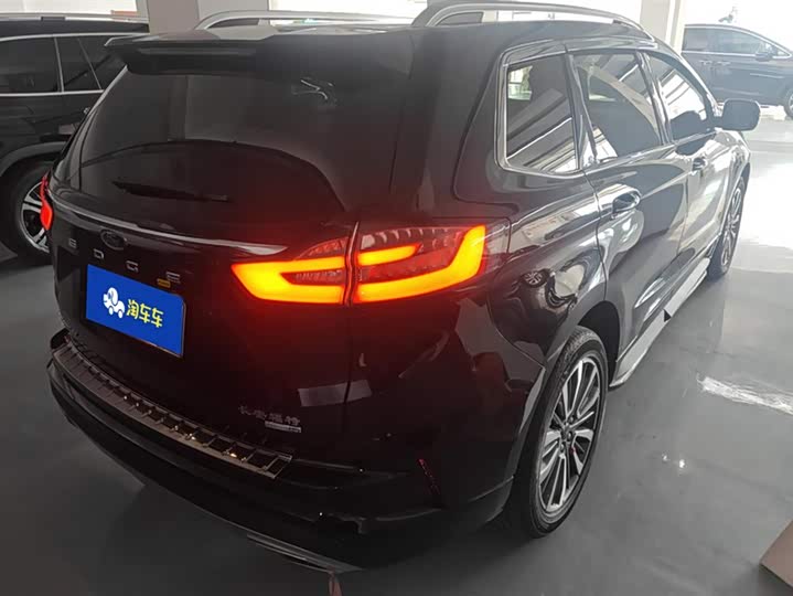 Фото 3 - Ford Edge