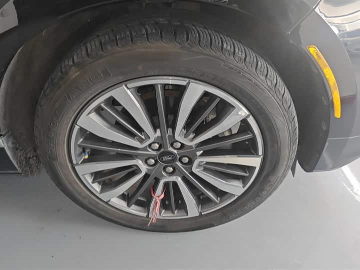 Фото 6 - Ford Edge