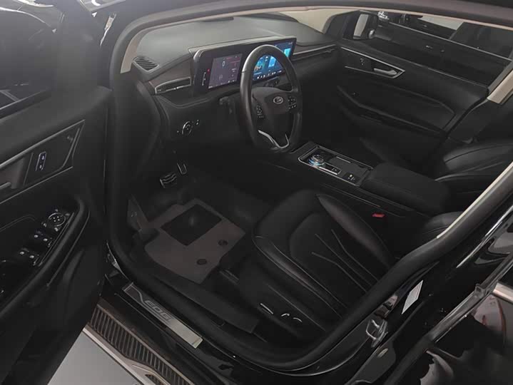 Фото 9 - Ford Edge