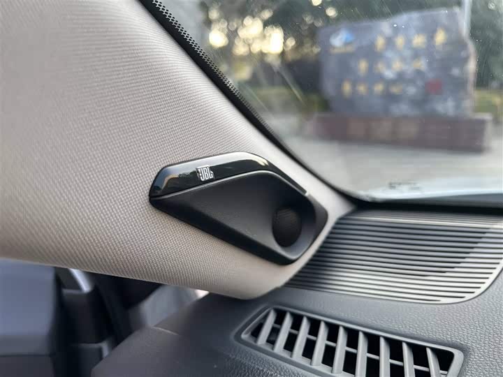 Фото 9 - Toyota Venza