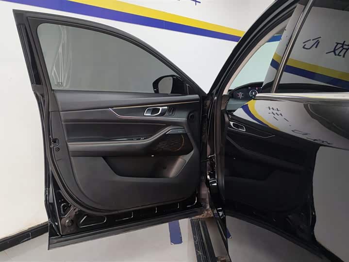 Фото 7 - Changan UNI-K Hybrid