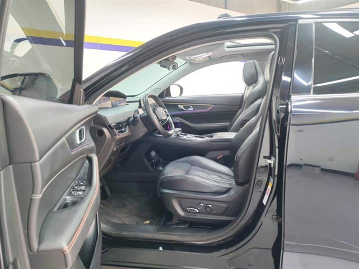 Фото 9 - Changan UNI-K Hybrid