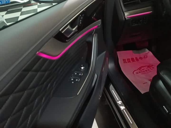 Фото 7 - Hongqi HS5