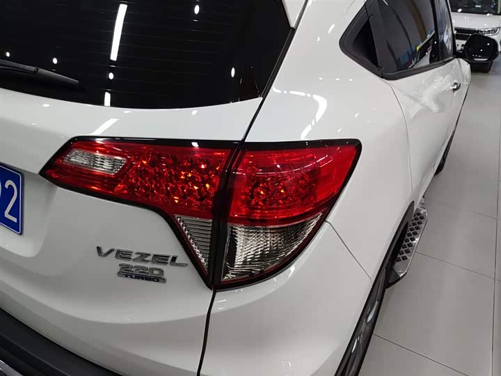 Фото 8 - Honda Vezel