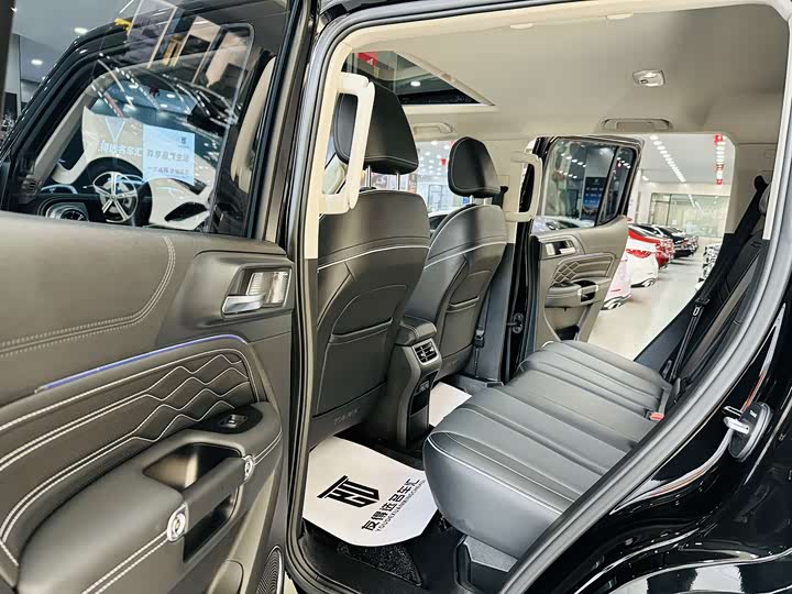 Фото 5 - Tank 300