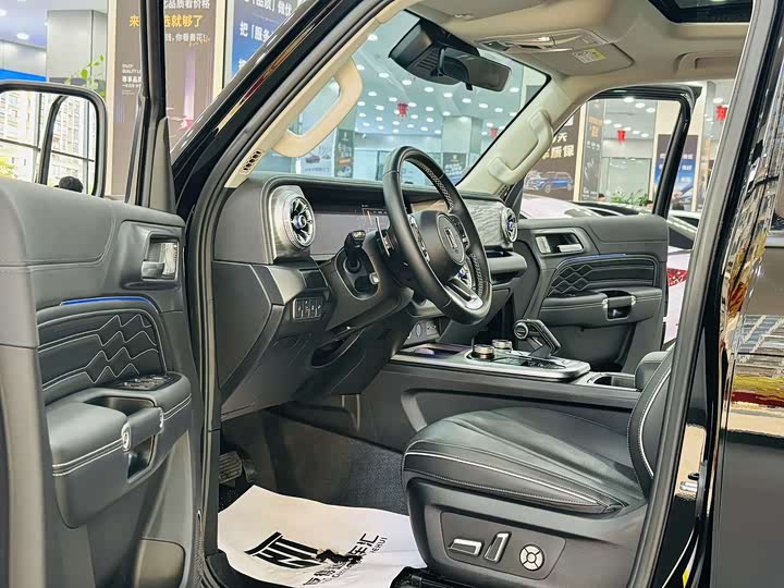 Фото 6 - Tank 300