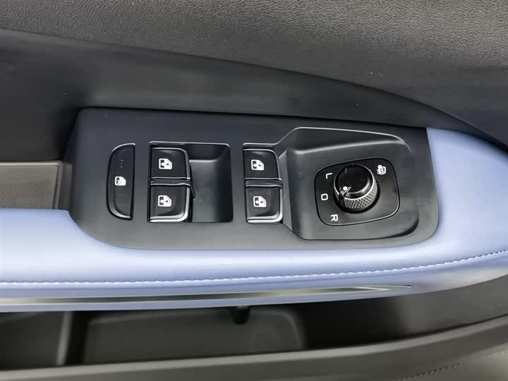 Фото 9 - Bestune T90