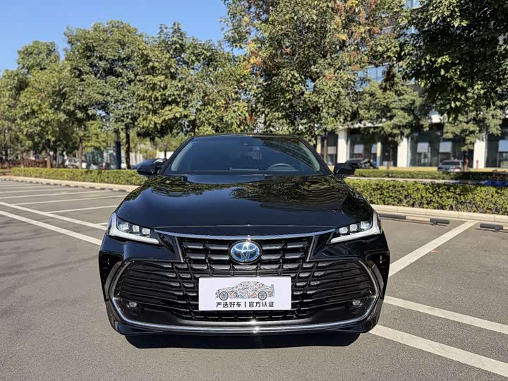 Фото 2 - Toyota Avalon