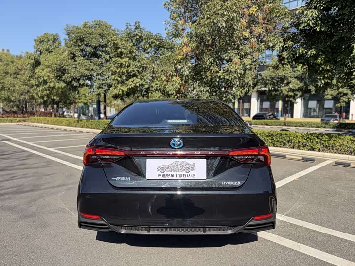 Фото 4 - Toyota Avalon