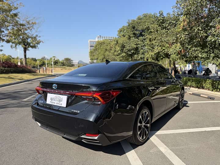 Фото 6 - Toyota Avalon
