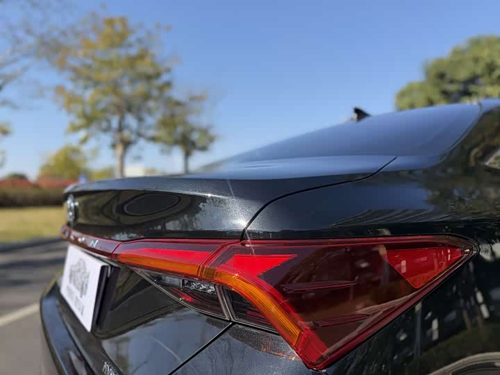 Фото 7 - Toyota Avalon