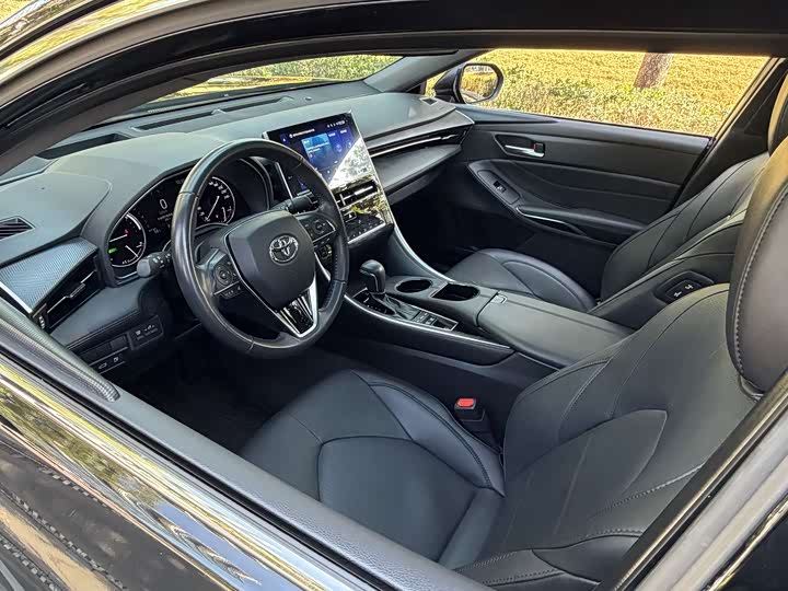 Фото 9 - Toyota Avalon