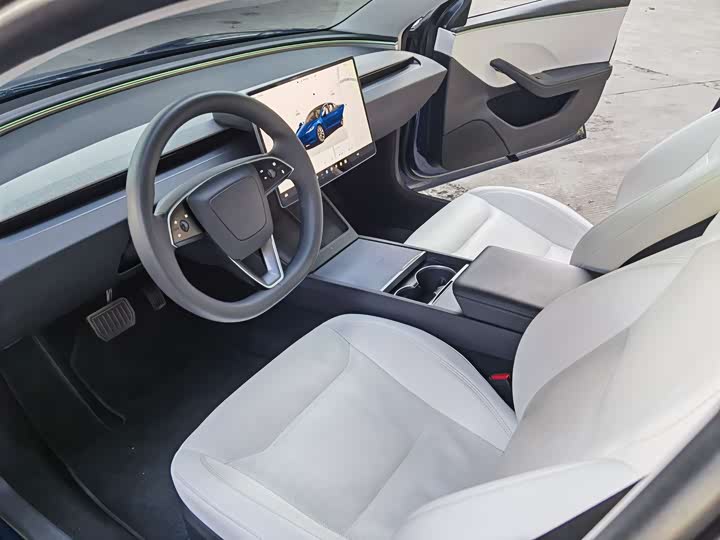 Фото 5 - Tesla Model 3