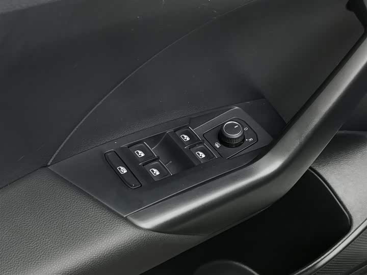 Фото 9 - Volkswagen Tacqua