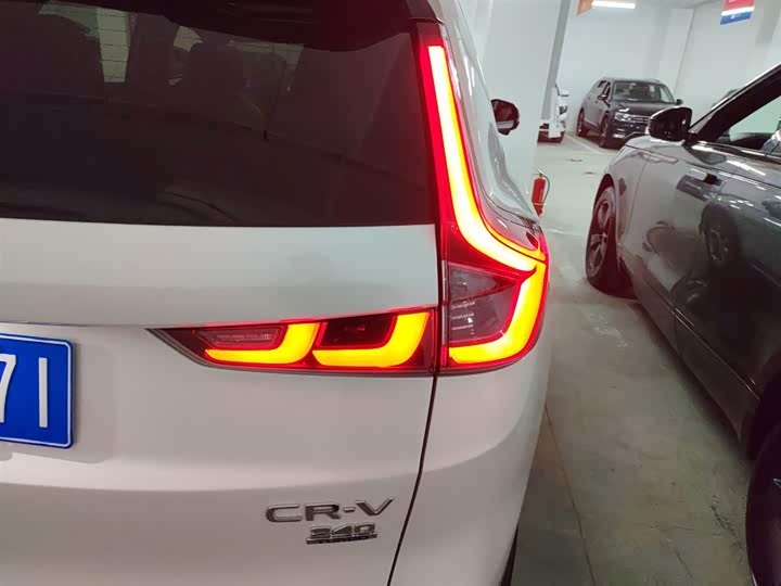 Фото 8 - Honda CR-V