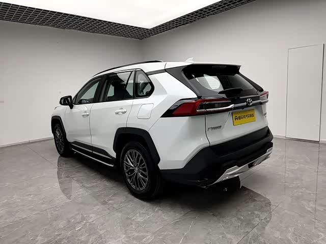 Фото 5 - Toyota Wildlander