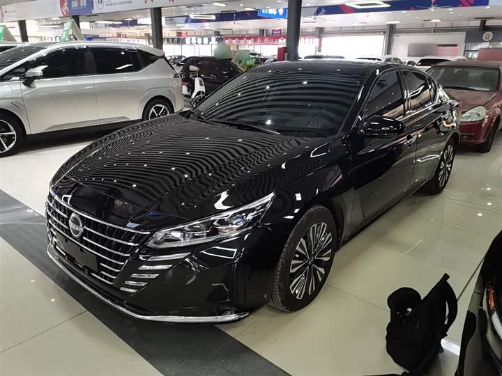 Фото 2 - Nissan Teana