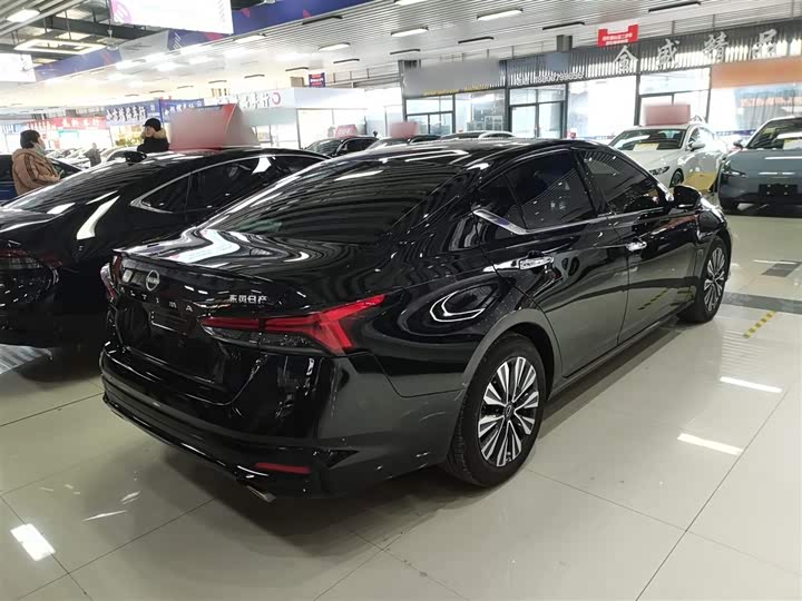 Фото 7 - Nissan Teana