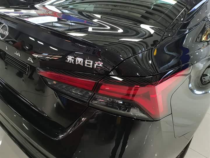 Фото 8 - Nissan Teana