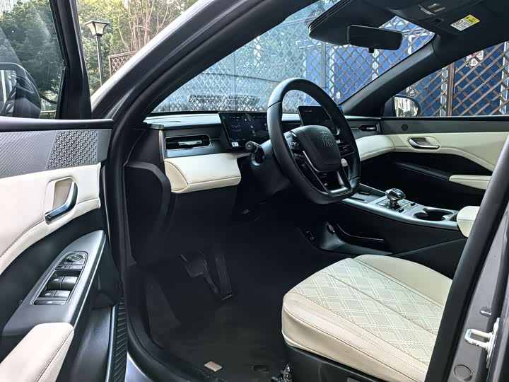 Фото 4 - BYD Qin Plus