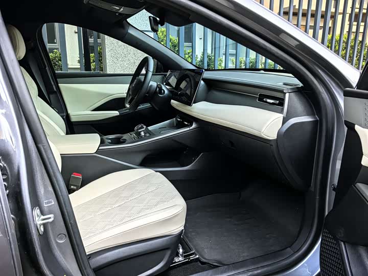 Фото 6 - BYD Qin Plus