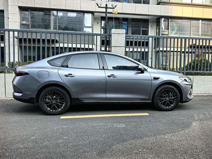 Фото 9 - BYD Qin Plus