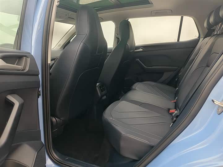 Фото 7 - Volkswagen Tharu