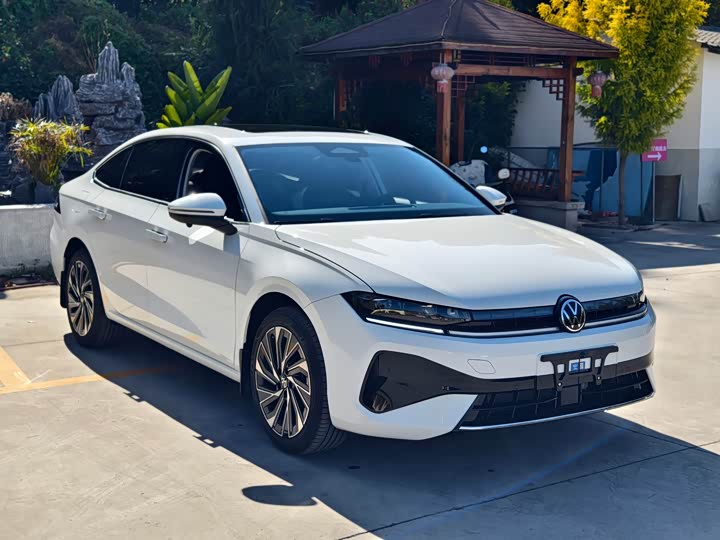 Фото 3 - Volkswagen Sagitar L