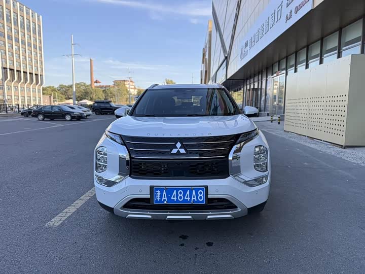 Фото 2 - Mitsubishi Outlander