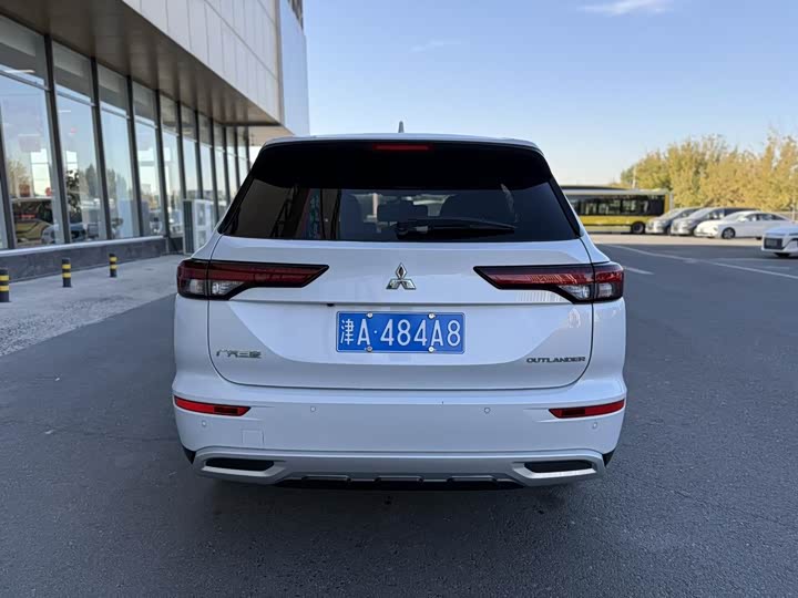 Фото 5 - Mitsubishi Outlander