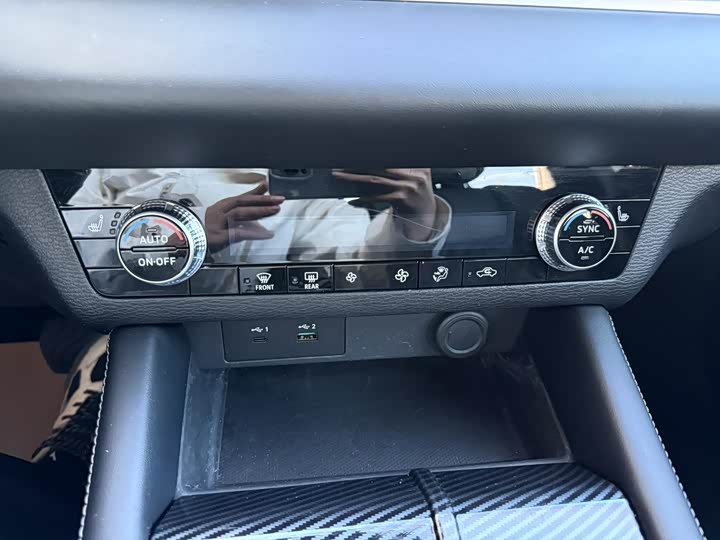 Фото 9 - Mitsubishi Outlander