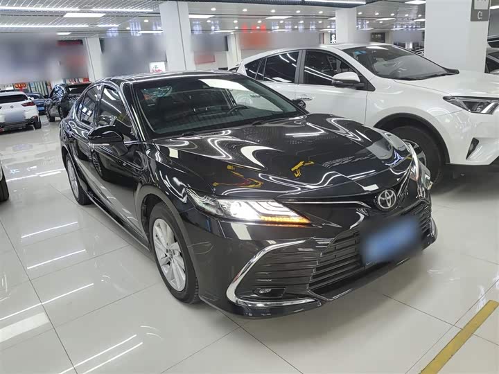 Фото 4 - Toyota Camry