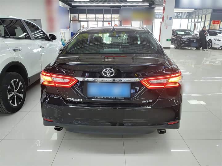 Фото 6 - Toyota Camry