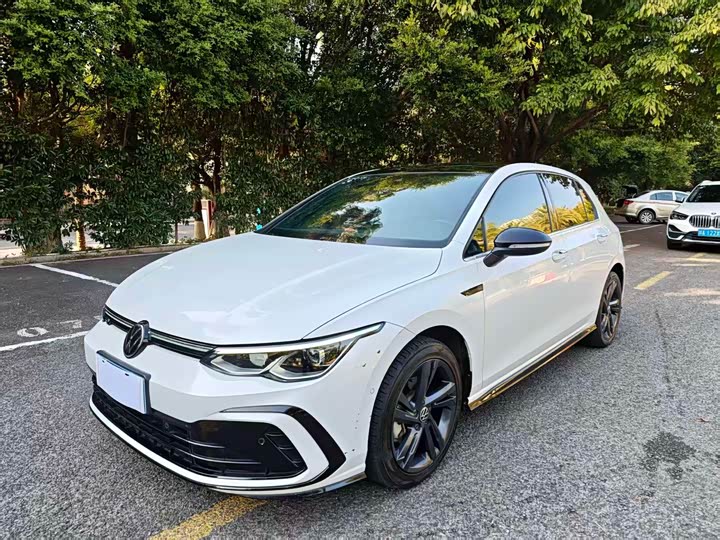 Фото 1 - Volkswagen Golf