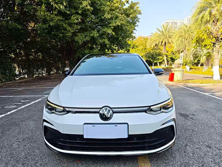 Фото 2 - Volkswagen Golf