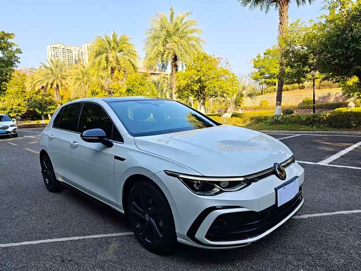 Фото 3 - Volkswagen Golf