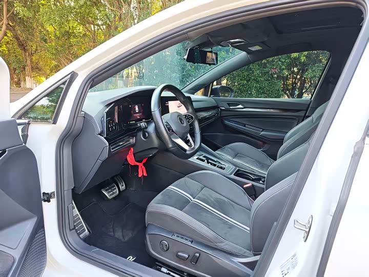 Фото 5 - Volkswagen Golf