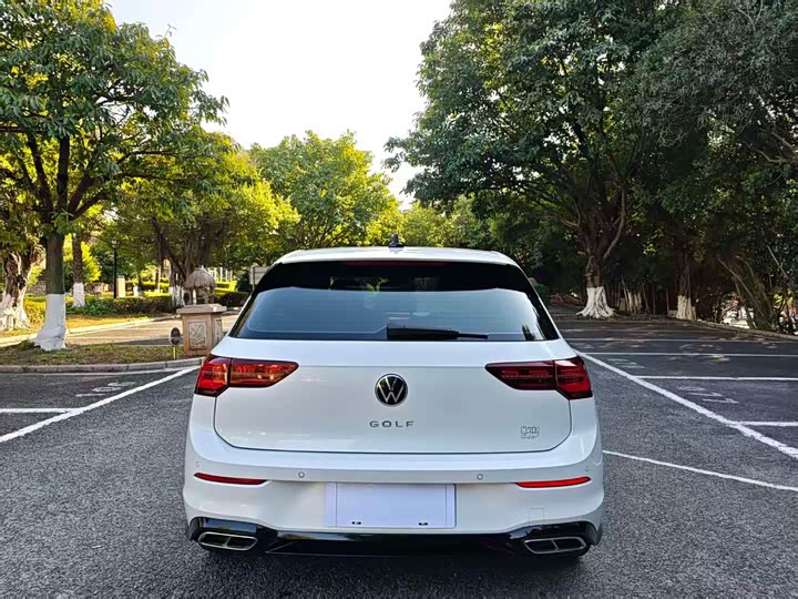 Фото 8 - Volkswagen Golf
