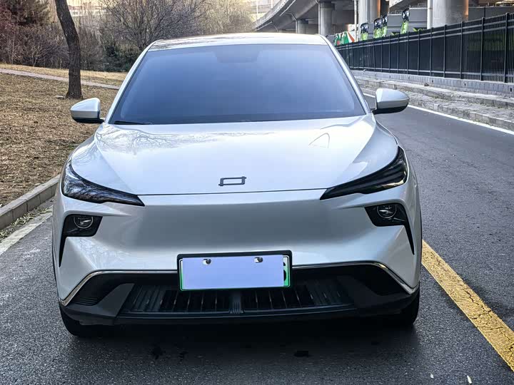 Фото 2 - Bestune 03