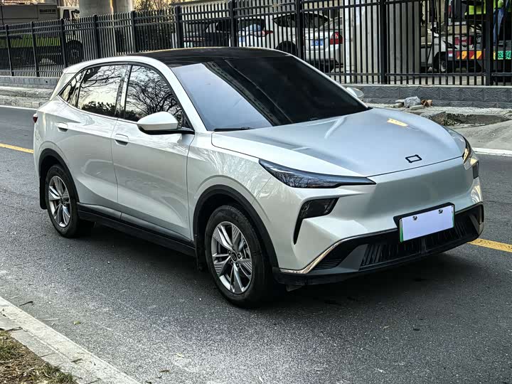 Фото 3 - Bestune 03