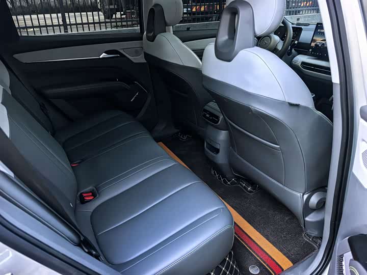 Фото 8 - Bestune 03