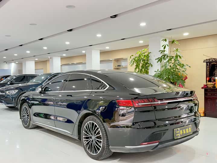 Фото 9 - BYD Han